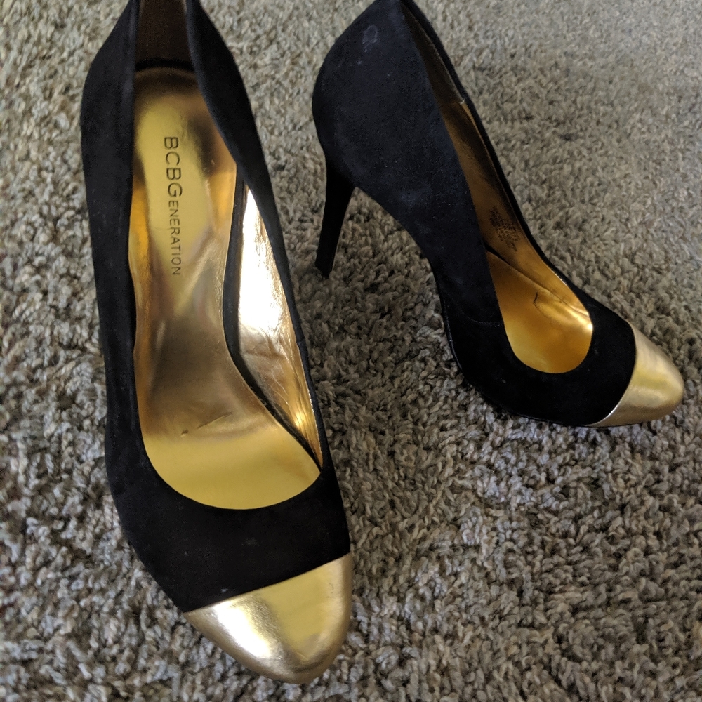hello holidays!!! Bcbg heel